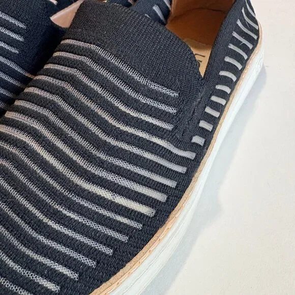 UGG Sammy Breeze Slip On Sneaker Women 8.5 Black Knit Stripe Comfort Casual Shoe - Picture 14 of 15